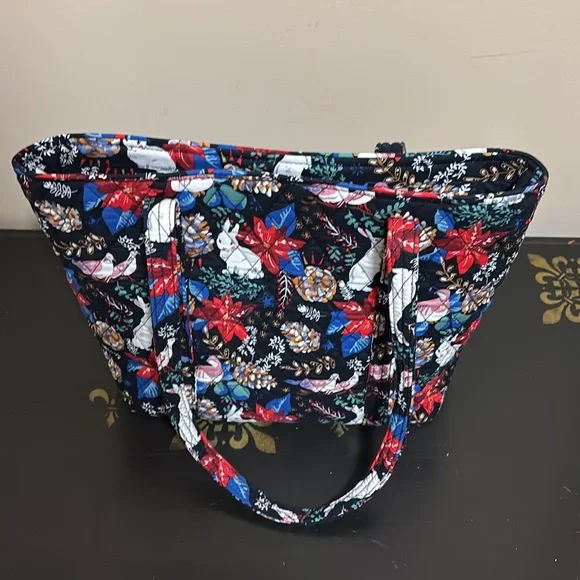 Small Vera Tote - winter forest - Picture 2 of 3